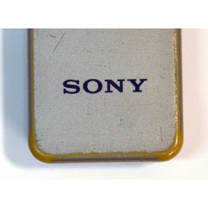 CONTROL REMOTO ORIGINAL PARA TV SONY / NUMERO DE PARTE RM-723 / 4-370-639 / CUENTA CON BOTONES PARA FUNCIONES BASICAS COMO TV/VIDEO / ANT/AUX / MUTING / COMPATIBLE CON LA SERIE TRINITRON Y APARATOS MODULARES/ESTEREO MAS ANTIGUOS