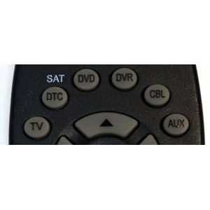 CONTROL REMOTO ORIGINAL NUEVO PARA OPERAR MULTIPLES DISPOSITIVOS DE ENTRENIMIENTO COMO TV / DVD / DVR / CABLE / SAT / AUX / ES COMPATIBLE CON UNA VARIEDAD DE MARCAS Y MODELOS / NUMERO DE PARTE LM-1079