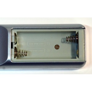 CONTROL REMOTO ORIGINAL EMERSON RESEARCH PARA PRODUCTOS ELECTRONICOS DE CONSUMO COMO RADIOS / REPRODUCTORES DE CD / SISTEMAS DE AUDIO / BASES PARA iPOD / NUMERO DE PARTE RC200 / IC200